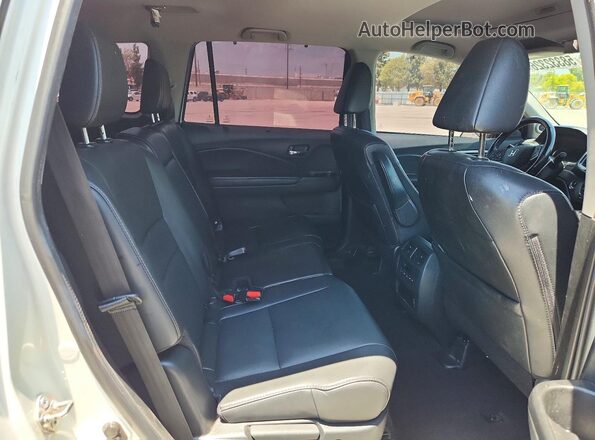 5FNYF5H51KB025928 2019 HONDA PILOT Белый Вид задних сидений