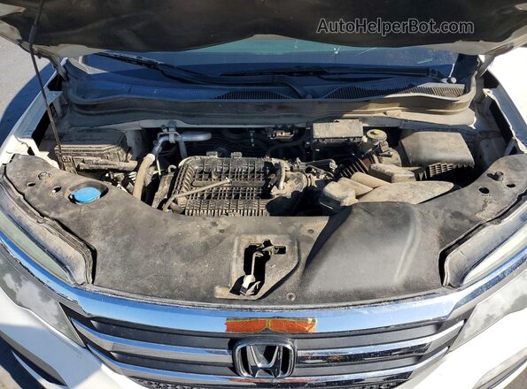 5FNYF5H52JB025662 2018 HONDA PILOT White Widok komory silnika