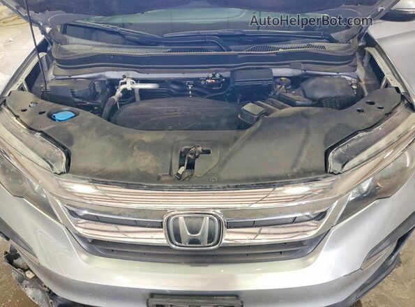 5FNYF5H52LB026913 2020 HONDA PILOT Silver Vista del compartimento del motor