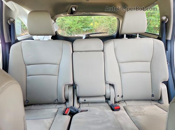 5FNYF5H53HB032873 2017 HONDA PILOT White უკანა სავარძლების ხედი