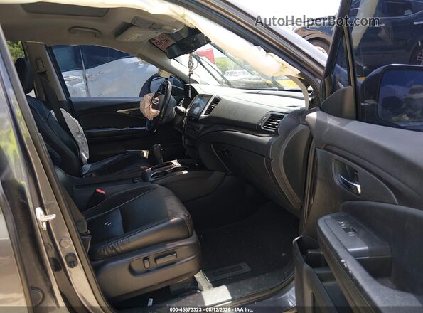 5FNYF5H54JB019457 2018 HONDA PILOT Gray Front interior view