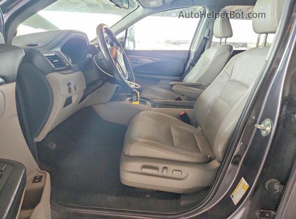 5FNYF5H58JB014133 2018 HONDA PILOT Gray Вид салону спереду