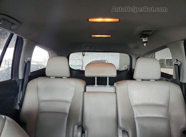 5FNYF5H58JB014133 2018 HONDA PILOT Gray Вид задніх сидінь