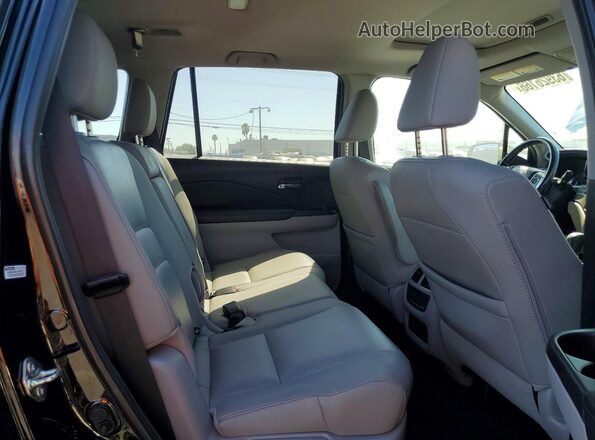 5FNYF5H59HB020890 2017 HONDA PILOT Black Rear interior view