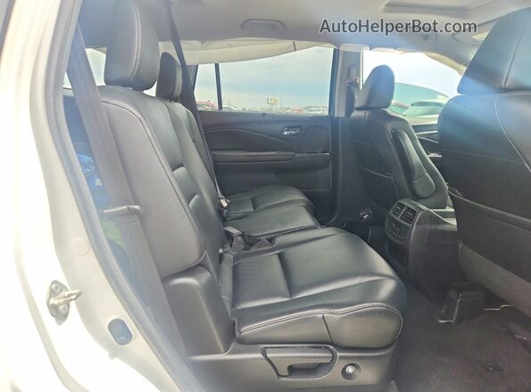 5FNYF5H59LB028254 2020 HONDA PILOT White Rear interior view
