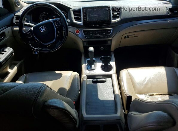 5FNYF5H61JB025256 2018 HONDA PILOT Белый Вид панели приборов