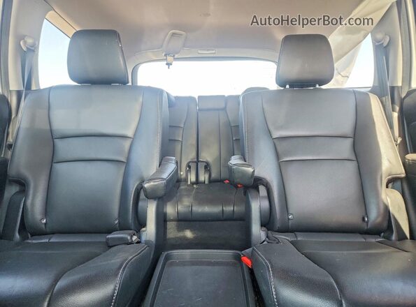 5FNYF5H62KB001243 2019 HONDA PILOT White უკანა სავარძლების ხედი