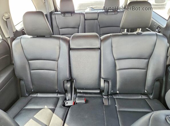 5FNYF5H71HB013868 2017 HONDA PILOT Белый Вид задних сидений