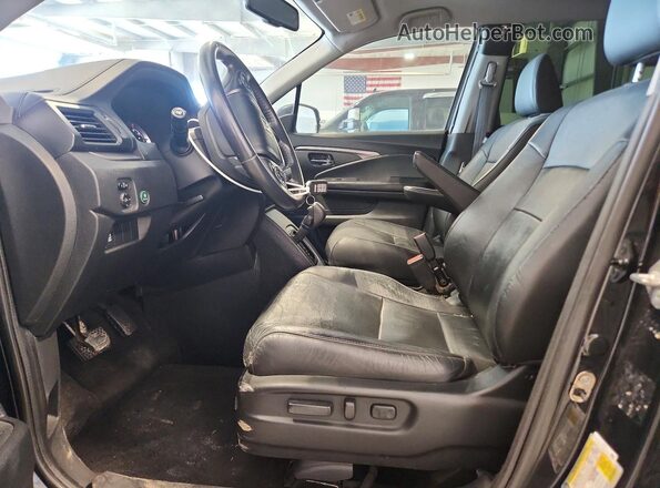 5FNYF5H74JB027592 2018 HONDA PILOT Black Вид салону спереду