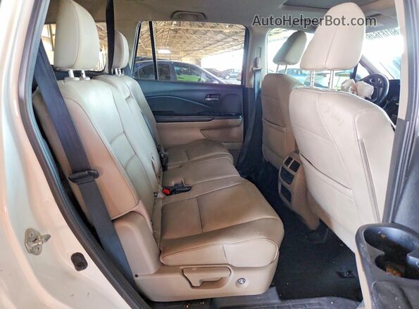 5FNYF5H7XHB033732 2017 HONDA PILOT White Вид задньої частини салону
