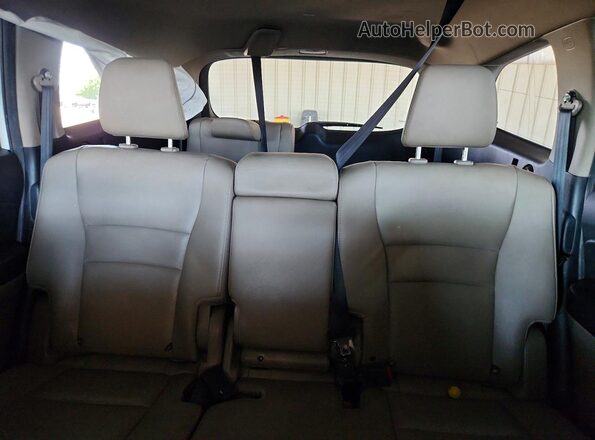 5FNYF5H7XHB033732 2017 HONDA PILOT White Вид задніх сидінь