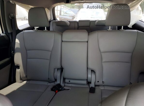 5FNYF5H90KB042464 2019 HONDA PILOT Серебряный Вид задних сидений
