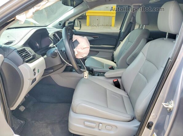 5FNYF5H90KB042464 2019 HONDA PILOT Серебряный Вид салона спереди