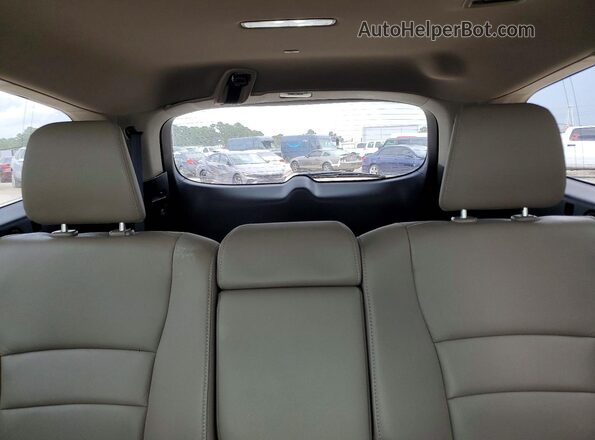 5FNYF5H92HB003691 2017 HONDA PILOT White Rear seats view