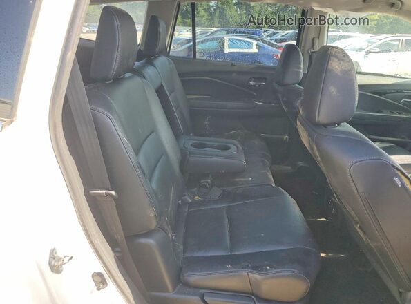 5FNYF5H92JB003003 2018 HONDA PILOT White Вид задньої частини салону