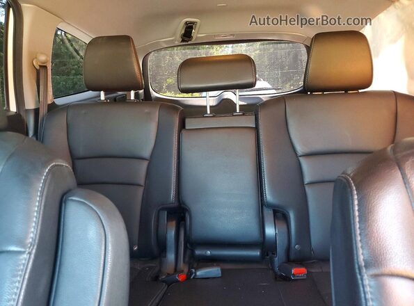 5FNYF5H95KB027572 2019 HONDA PILOT White Вид задніх сидінь