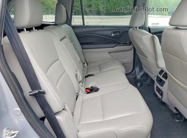 5FNYF5H9XJB007865 2018 HONDA PILOT Silver Vista interior trasera