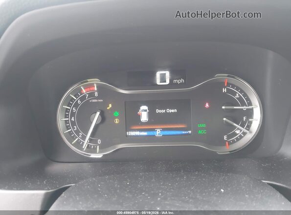 5FNYF6H01HB094783 2017 HONDA PILOT White Vista de los asientos traseros