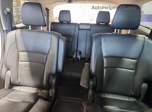 5FNYF6H03HB098043 2017 HONDA PILOT White Rear seats view