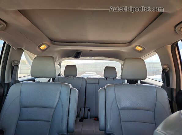 5FNYF6H07HB003192 2017 HONDA PILOT Silver Widok tylnych siedzeń