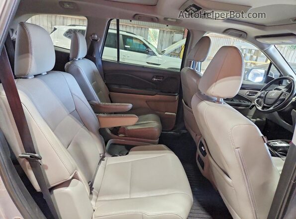 5FNYF6H08JB004020 2018 HONDA PILOT Gray Vista interior trasera