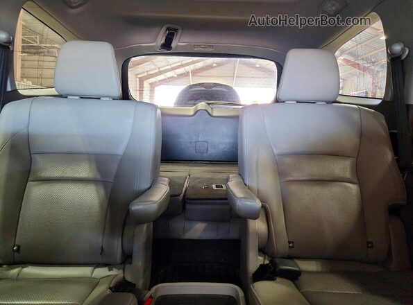 5FNYF6H08JB004020 2018 HONDA PILOT Gray Vista de los asientos traseros