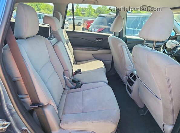 5FNYF6H10HB030579 2017 HONDA PILOT Blue Вид задньої частини салону