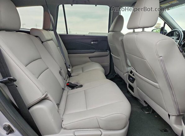 5FNYF6H20MB014739 2021 HONDA PILOT Серебряный Вид задней части салона