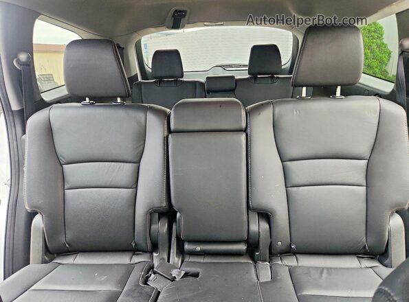5FNYF6H28MB071397 2021 HONDA PILOT White Vista de los asientos traseros