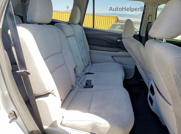 5FNYF6H32KB097984 2019 HONDA PILOT Silver Widok wnętrza z tyłu