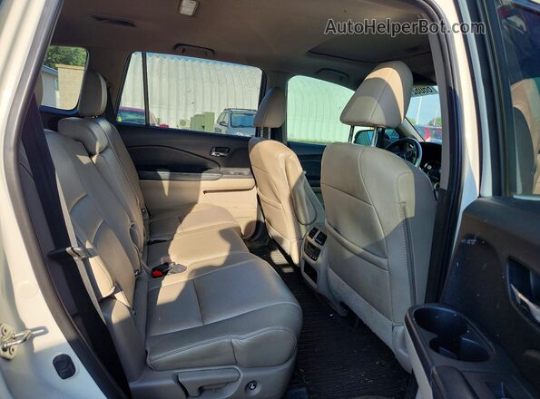 5FNYF6H50JB024743 2018 HONDA PILOT White Սալոնի հետևի տեսք
