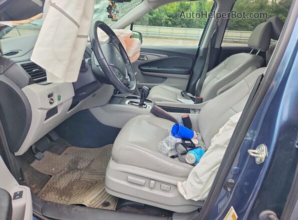 5FNYF6H53HB039697 2017 HONDA PILOT Синий Вид салона спереди