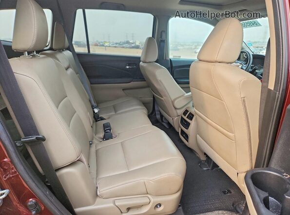 5FNYF6H53JB071801 2018 HONDA PILOT Maroon Вид задніх сидінь