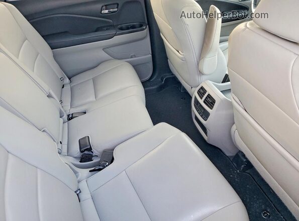 5FNYF6H53KB028674 2019 HONDA PILOT Gray Rear interior view