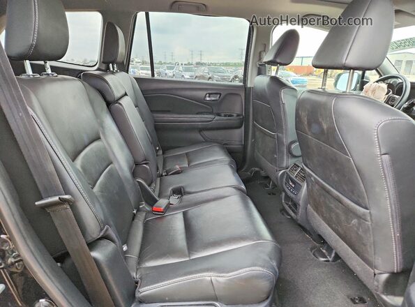 5FNYF6H55JB062050 2018 HONDA PILOT Black Widok tylnych siedzeń