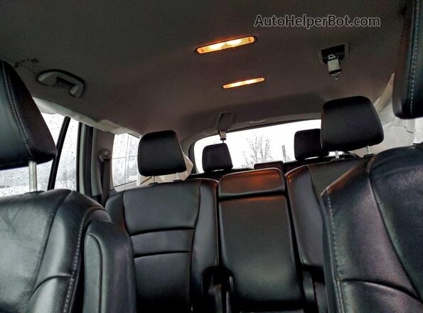 5FNYF6H57HB045552 2017 HONDA PILOT White უკანა სავარძლების ხედი