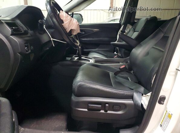 5FNYF6H57JB013948 2018 HONDA PILOT White Widok wnętrza z przodu