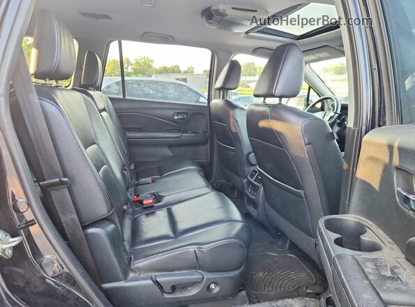 5FNYF6H58HB011748 2017 HONDA PILOT Black უკანა სალონის ხედი