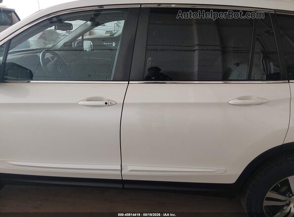 5FNYF6H58HB067494 2017 HONDA PILOT White 360 interior view