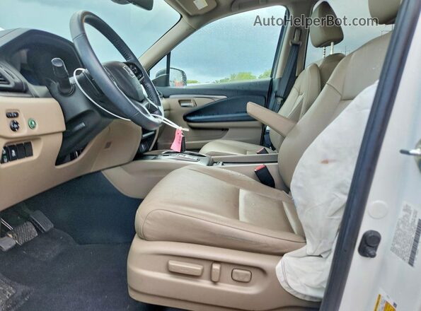 5FNYF6H5XNB009186 2022 HONDA PILOT White Вид салону спереду