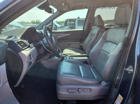5FNYF6H63JB050925 2018 HONDA PILOT Blue Widok wnętrza z przodu