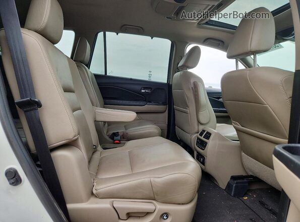 5FNYF6H64KB011066 2019 HONDA PILOT White Widok wnętrza z tyłu
