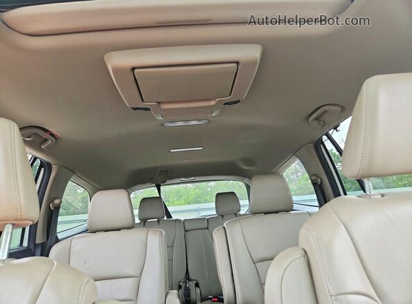 5FNYF6H64KB011066 2019 HONDA PILOT White Widok tylnych siedzeń