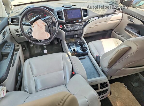 5FNYF6H90HB081103 2017 HONDA PILOT Black Vista del salpicadero