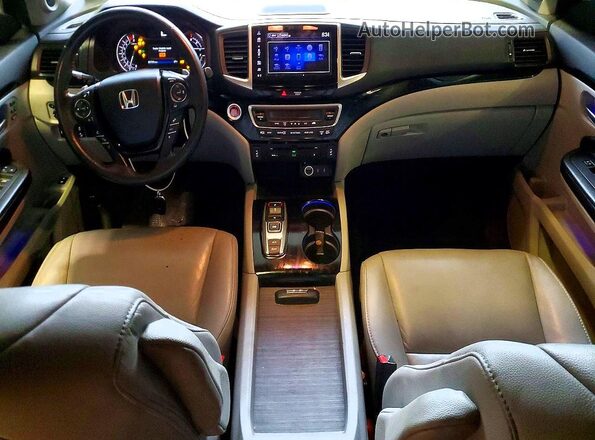5FNYF6H90JB037088 2018 HONDA PILOT Серебряный Вид панели приборов