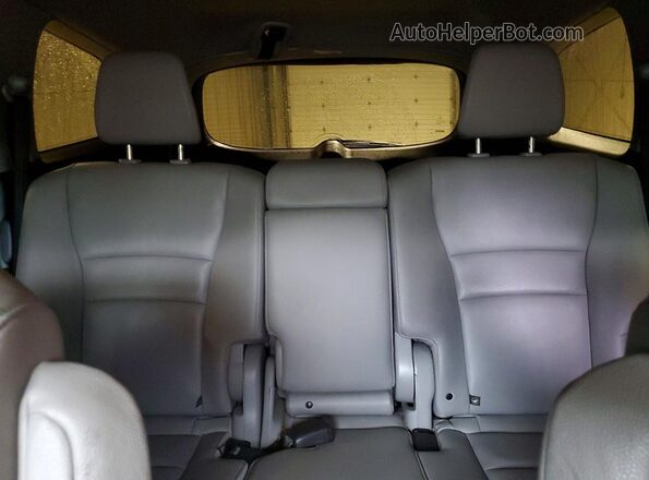 5FNYF6H90JB037088 2018 HONDA PILOT Серебряный Вид задних сидений