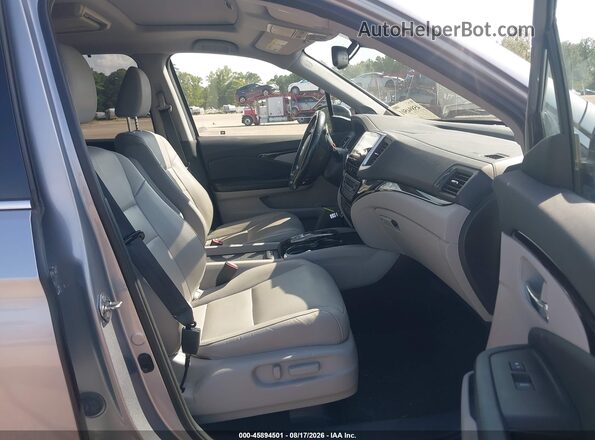 5FNYF6H92HB026104 2017 HONDA PILOT Silver Widok wnętrza z przodu