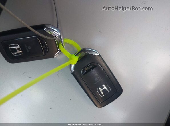 5FNYF6H92HB026104 2017 HONDA PILOT Silver Widok deski rozdzielczej