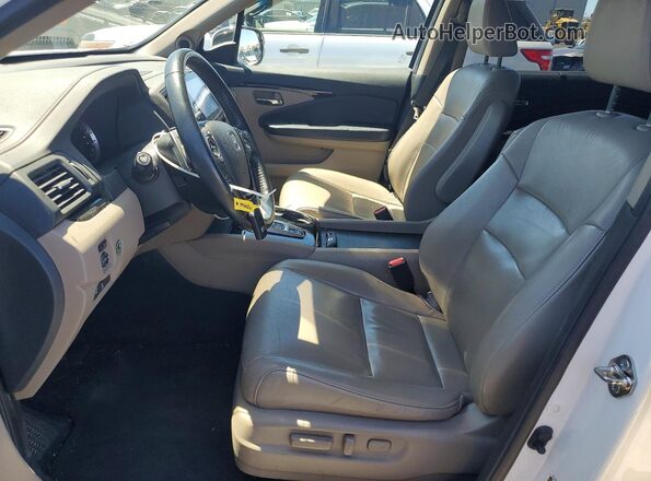 5FNYF6H96GB078608 2016 HONDA PILOT White Front interior view