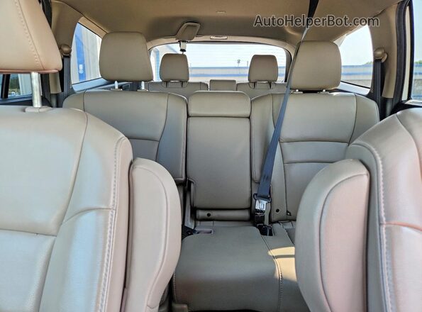 5FNYF6H96KB039641 2019 HONDA PILOT White უკანა სავარძლების ხედი